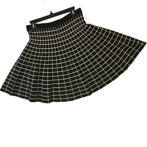 Chelsea & Theodore Ruffles Short Skirt Women's Black Size Large Elastic Waist - Picture 6 of 6